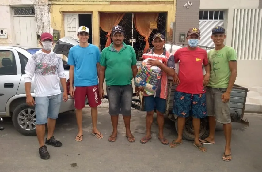 Entrega de cestas básicas da campanha Vaquejada Solidária